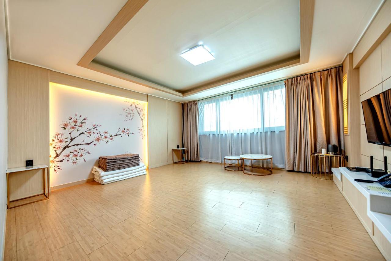 Hs Tourist Hotel Yeosu Exterior photo