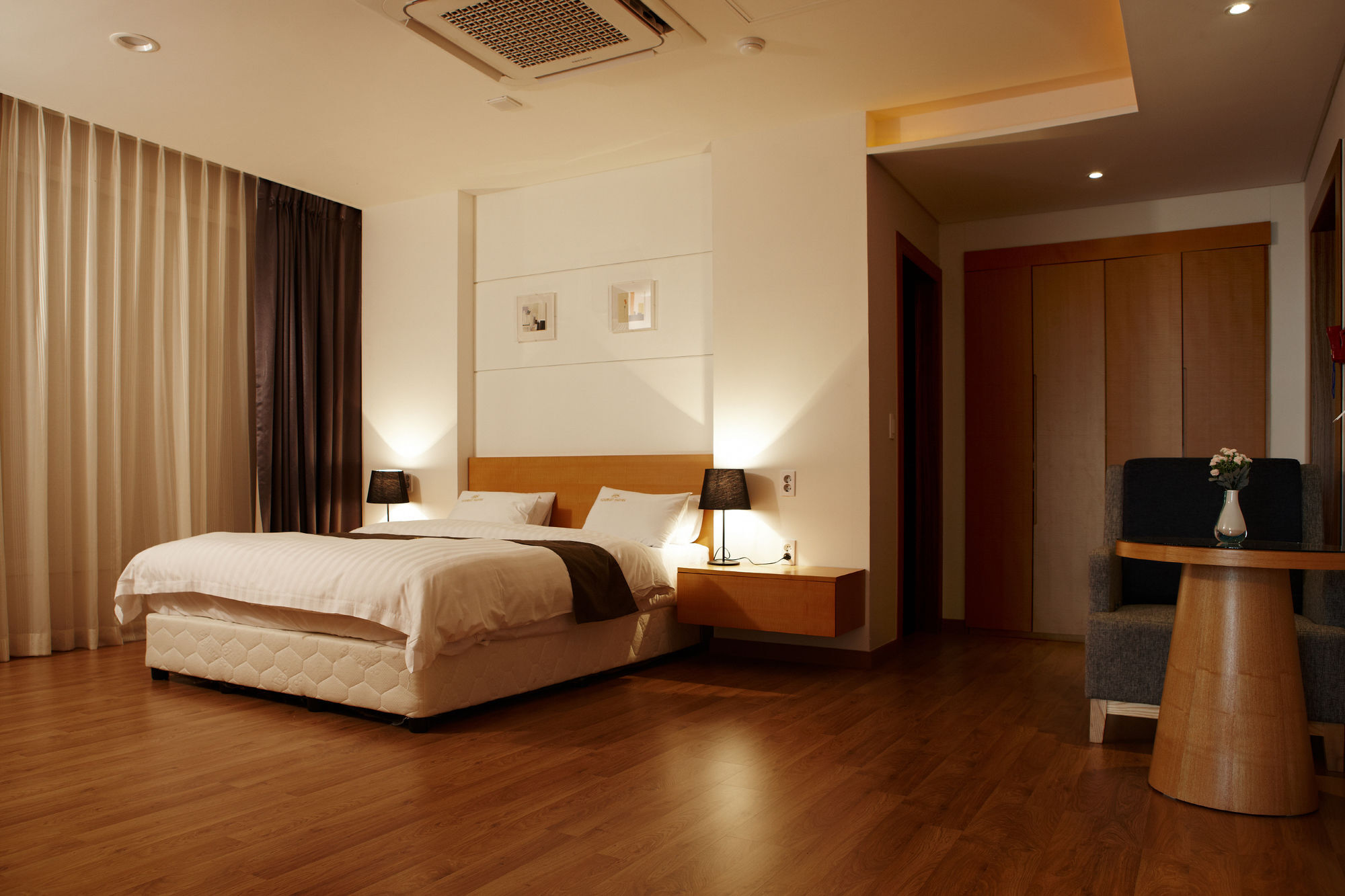 Hs Tourist Hotel Yeosu Exterior photo
